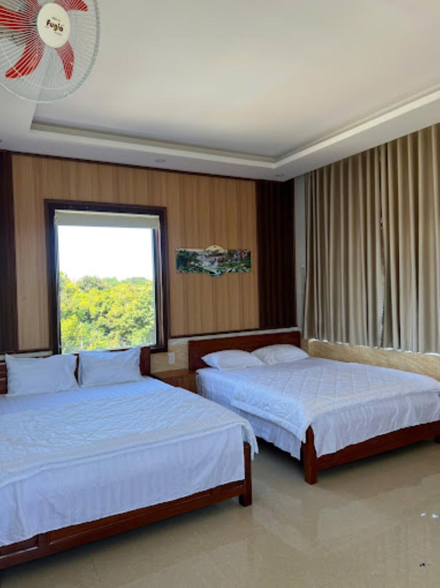 Binh Minh Hotel Плейку Экстерьер фото