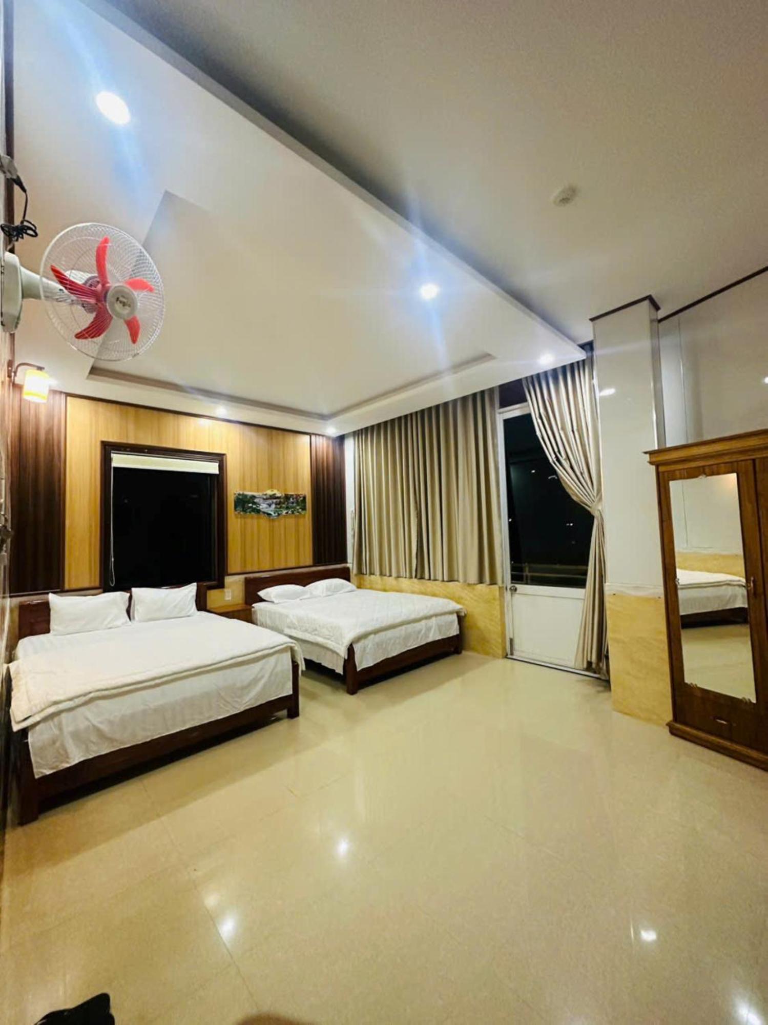 Binh Minh Hotel Плейку Экстерьер фото
